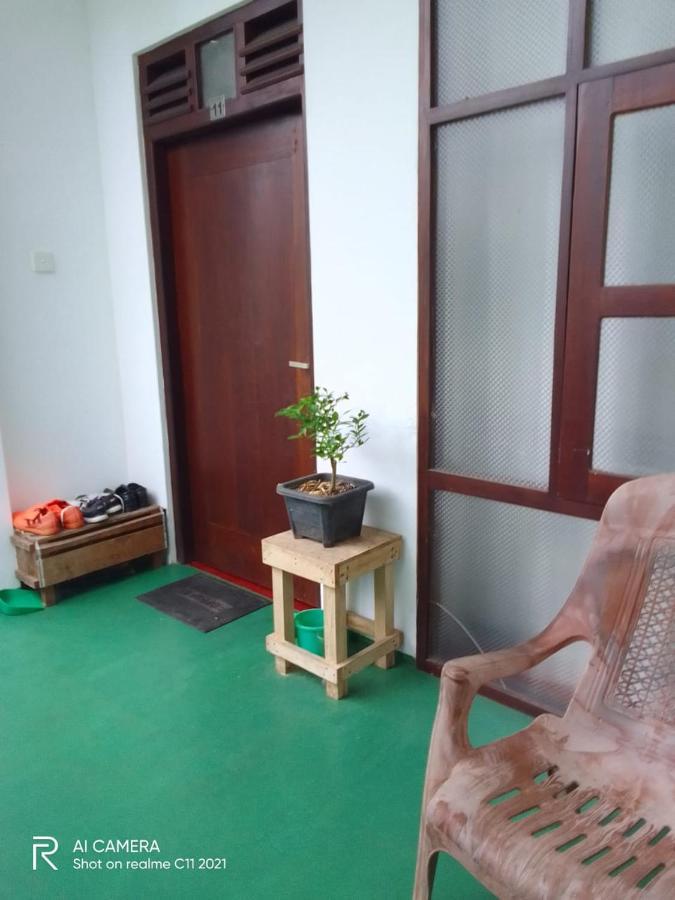 New Star Light Hotel Mirissa Bagian luar foto