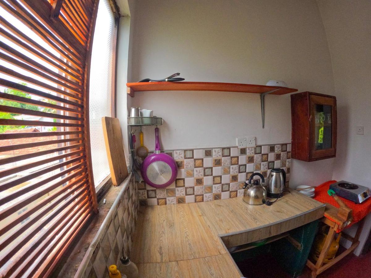 New Star Light Hotel Mirissa Bagian luar foto