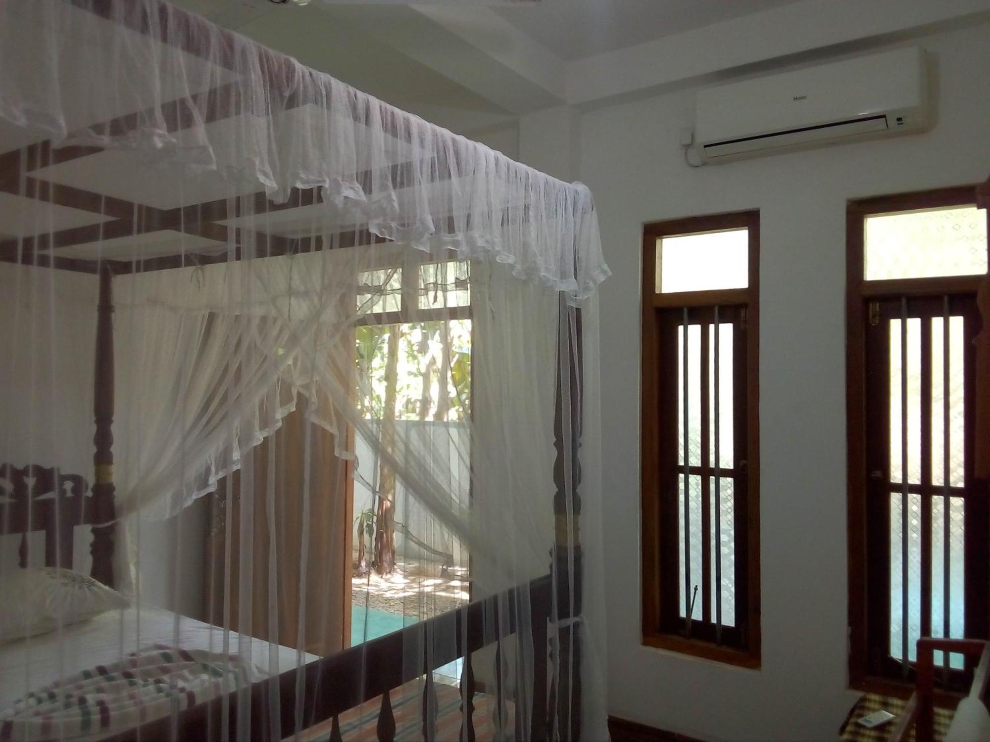 New Star Light Hotel Mirissa Ruang foto