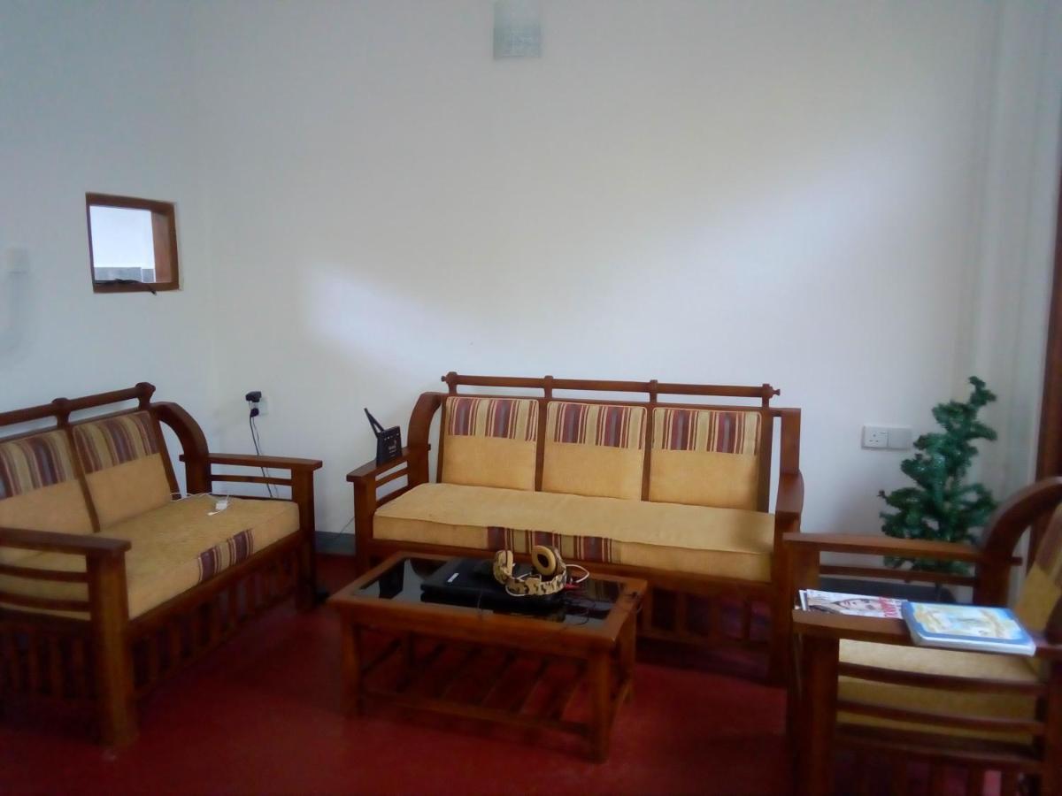 New Star Light Hotel Mirissa Bagian luar foto
